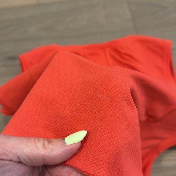 LULULEMON Pink Punch Muscle Love Crop Tank *Tough Active Workout Gym Top Size 10 - Picture 10 of 12